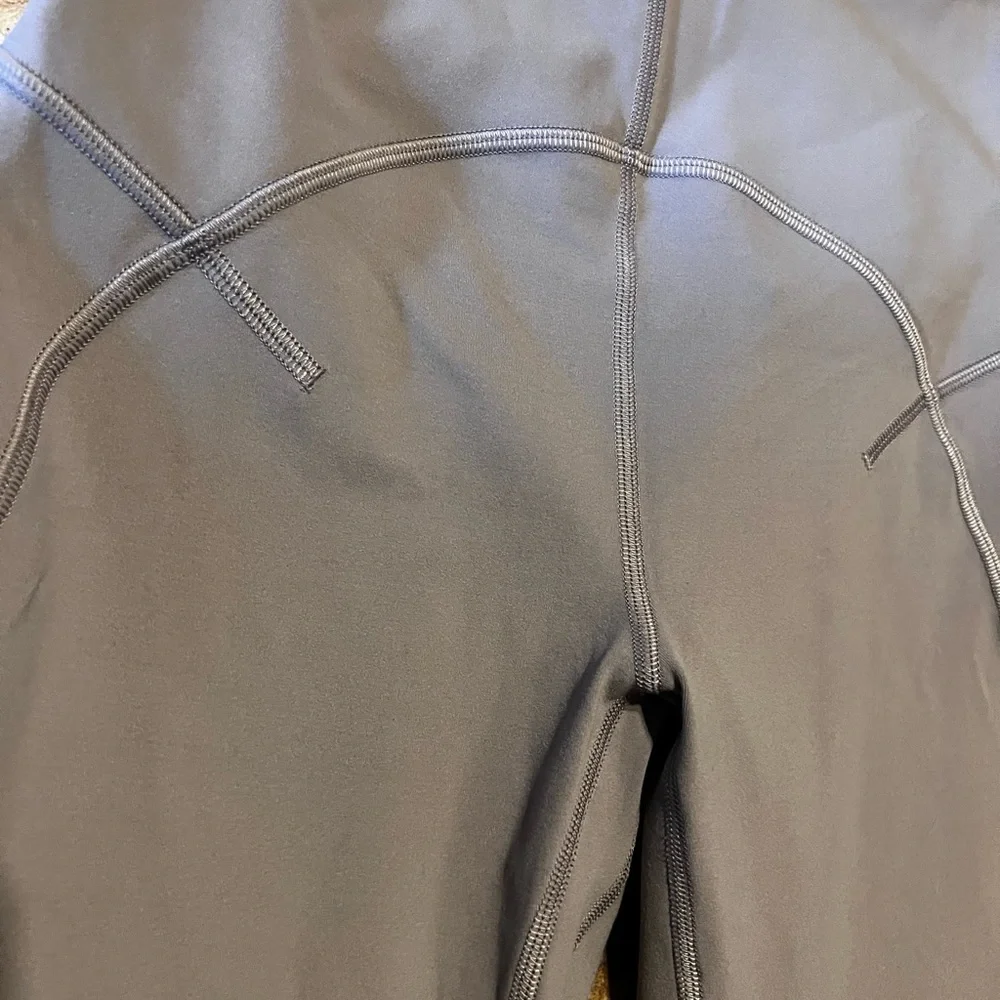 Lululemon align  leggins size 6 - Picture 3 of 5